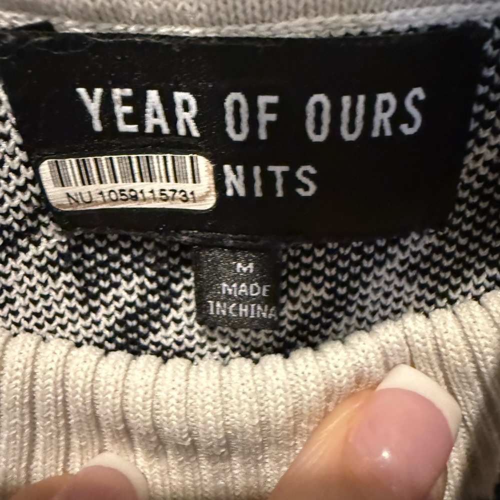 💋Year of Ours Black‎ and White Off-the-Shoulder Sweater 161 - Picture 4 of 5